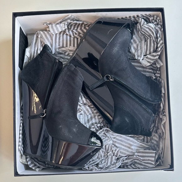 Giuseppe Zanotti Black Suede Platform - Picture 2 of 11